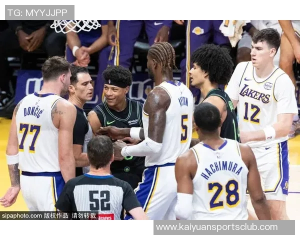 浓眉复苏如日中天19投14中砍下29分8篮板闪耀全场重振球队士气